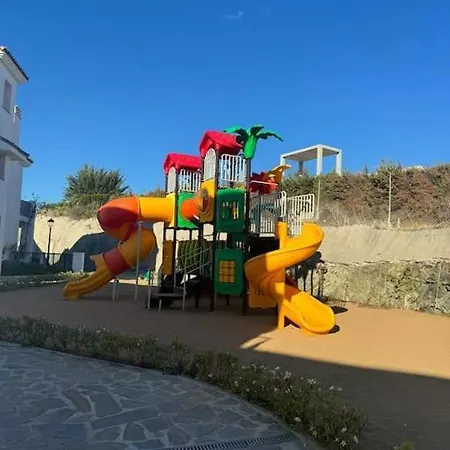 Apartament Lovely Two Bedroom With Panoramic Sea Views