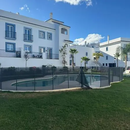 Apartment Lovely Two Bedroom With Panoramic Sea Views *