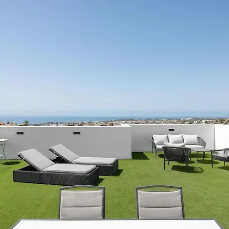 Apartment Lovely Two Bedroom With Panoramic Sea Views *