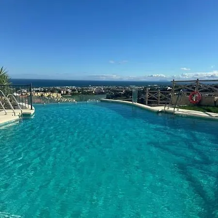 Apartment Lovely Two Bedroom With Panoramic Sea Views