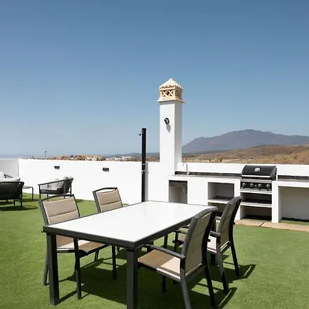 Lovely Two Bedroom With Panoramic Sea Views Apartment